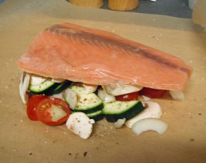 Die Vorspeise: Fisch auf Gemüse. (Foto: privat)
