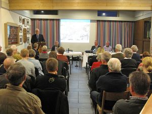 Auch Bürgermeister Hans-Josef Vogel war zur Bürgerversammlung in Wennigloh gekommen. (Foto: Forum Wennigloh)