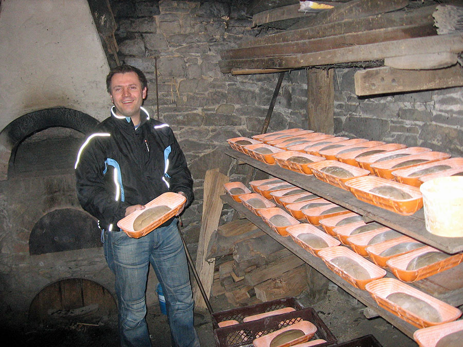 Im Altenhellefelder backes wird mehrmals im jahr Brot nach althergebrachter Weise gebacken. (Foto. Arbeitskreis)