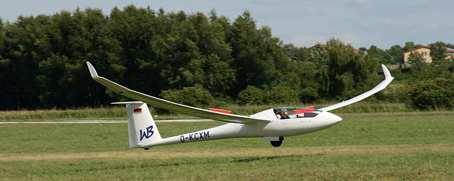 Sebastian Beule im Landeanflug im „Ventus 2cxM“. (Foto: LSC Oeventrop)
