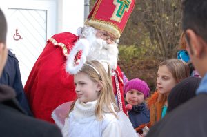 Auch der Nikolaus kommt beim Sunderner "Adventsbummel "vorbei. (Foto: Stadtmarketing)