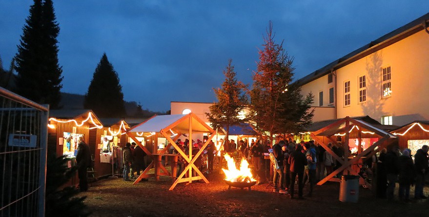 Der beliebte Weihnachtsbaumverkauf der Hachener Schützen mündet in eine Outdoor-Party rund um das Lagerfeuer. (Foto. privat)