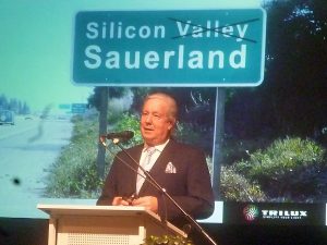 Michael Huber, Generalbevollmächtigter der Firma Trilux,  setzt auch die Zukunft des Lichts und sieht gute Chancen für ein "Silicon Sauerland". (Foto: oe)