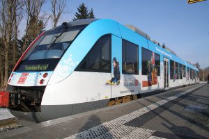 Der WM-Zug wird bis Ende 2016 durchs Hochsauerland rollen. Dann werden ohnehin alle Fahrzeuge durch neue ersetzt. Foto: NRL)