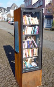 Der neue Bücherschrank auf dem Alten Markt.