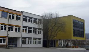 Die Sekundarschule Arnsberg ist mit ihren ersten beiden Jahrgängen in umggebauten Räumen der Realschule und einem neuen Anbau untergebracht. (Foto: oe)