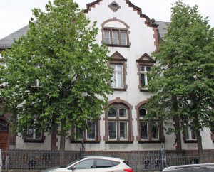 Die Stadt wird das ehemalige Amtsgericht an der Schwester-Aicharda-Straße nicht weiter nutzen und verkaufen. (Foto: Stadt Arnsberg)