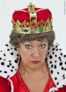 Lioba Albus als Königin in Egoland. (Foto: Sibylle Ostermann)