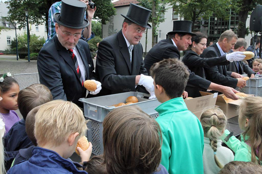 Dank an Graf Gottfried und Stütchen für die Kinder
