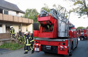 Feuerwehr-Großeinsatz in der Wolfschlucht. (Foto: Feuerwehr)