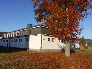 Die alte Turnhalle in Oeventrop wird möglicherweise bereits in der kommenden Woche als Notunterkunft für Flüchtlinge genutzt, da alle anderen Unterkünfte belegt sind. (Foto: oe)