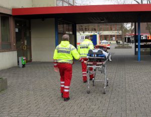 Rettungsdienst im Einsatz. (Foto: Feuerwehr)