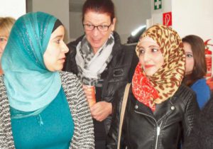 Arnsberger Frauen aus vielen Nationen trafen sich zum Frauentag. (Foto: Frauenbildungsnetzwerk)