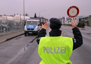 Über 120 Polizisten waren im Einsatz. (Foto: Polizei)