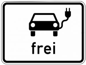 Erlaubt kostenloses Parken: Zusatzzeichen „E-Fahrzeuge frei“ (gem. 39 Abs. 10 StVO)
