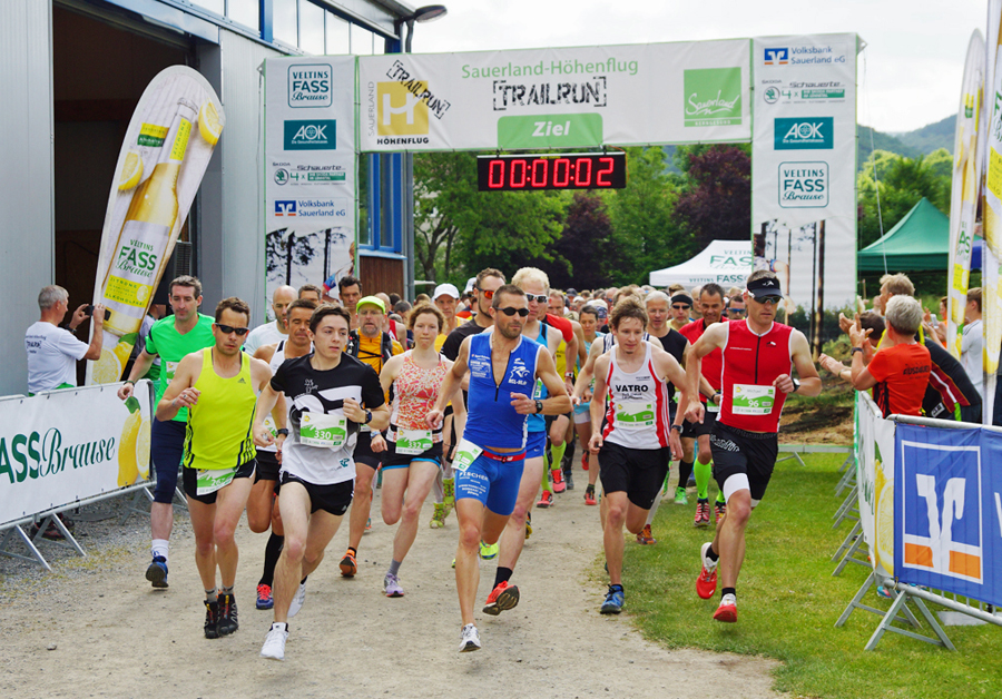 Start des Halbmarathons 2015. Foto Copyright: Markus Breitkopf/Sauerland-Höhenflug-Trailrun Veranstalter