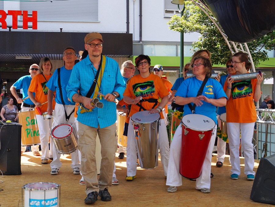 Auch ein Trommel-Workshop zum Mitmachen gehört wieder zum Programm des Sommerfests in der Sunderner Fußgängerzone. (Foto: Stadtmarketing)