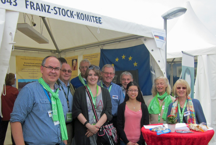 Team und Stand des Neheimer Franz-Stock-Komitees auf dem Katholikentag in Leipzig. (Foto: FSK)