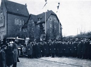 Einweihung des damals neu genutzten Regierungsgebäudes an der Seibertzstraße (heutiger "Altbau") am 7. Februar 1926.