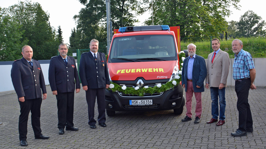 Übergabe des neuen Feuerwehrfahrzeugs an die Löschgruppe Langscheid. (Foto: Feuerwehr)