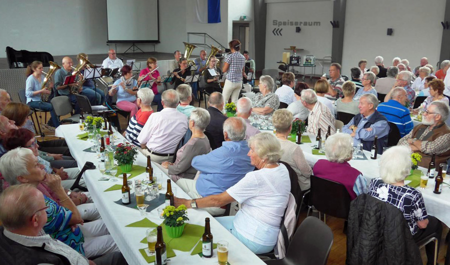 Gerne nahmen die älteren Wennigloher die Einladung zum Seniorentag an. (Foto: Peter Krämer)