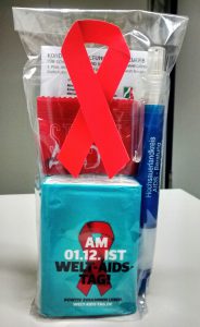 Infopäckchen zum Welt-Aids-Tag. (Foto: HSK)