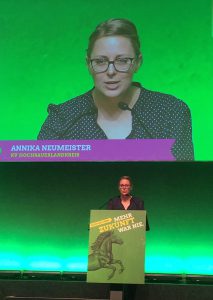 Annika Neumeister aus Arnsberg auf dem Grünen-Parteitag in Oberhausen.