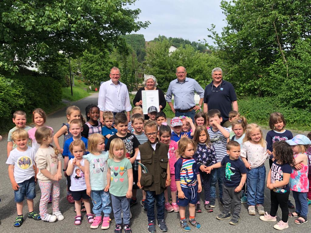 Kindergarten Hagen freut sich über Zertifizierung zur Naturpark-Kita