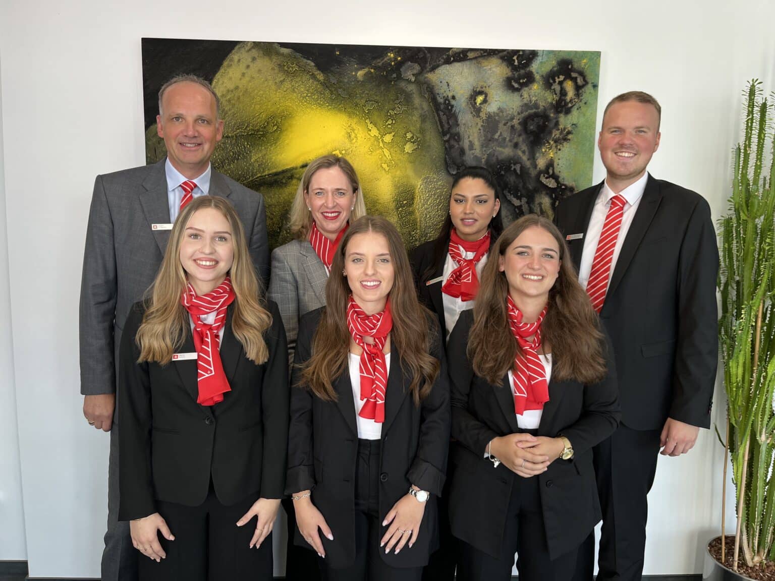 Sparkasse Arnsberg-Sundern begrüßt fünf neue Auszubildende